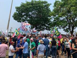 Grupo ocupou faixa na Avenida Afonso Pena (Foto: Natália Olliver)