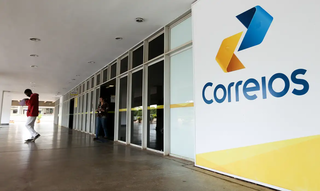 Fachada de agência do Correios. (Foto: Marcello Casal Jr./Agência Brasil)