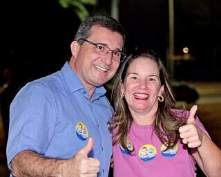 Prefeito eleito Cassiano Maia ao lado da vice Vera Helena (Foto: Divulgação)