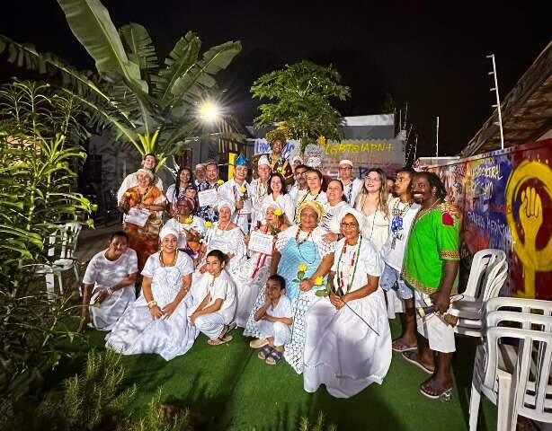 Sacerdotes da umbanda e candombl&eacute; recebem homenagem na Capital