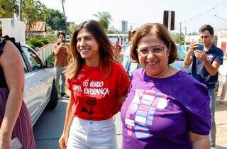 Camila foi a colégio votar acompanhada da ministra Cida Gonçalves (Fotos: Juliano Almeida)