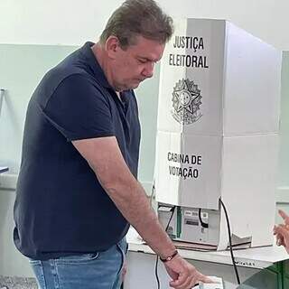 Em Tr&ecirc;s Lagoas, elei&ccedil;&atilde;o corre tranquila, mas Simone votou na Capital