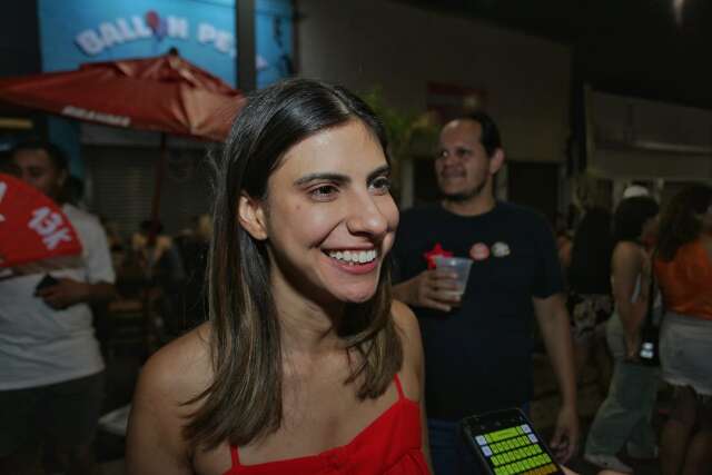 Mesmo na quarta coloca&ccedil;&atilde;o, Camila Jara celebra o aumento do eleitorado petista