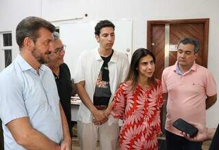 Pedro Kemp, Agamenon, vereador eleito Jean Ferreira, Camila Jara e vereador eleito Landmark (Foto: Osmar Veiga)