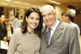 Grazielle e o pai, deputado recordista em mandatos, mas que não elegeu a filha. (Foto: Divulgação)