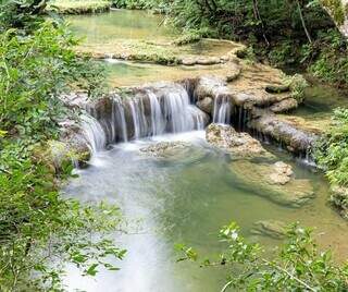 Cachoeira na Estância Mimosa, só uma das dez cachoeiras do atrativo em Bonito (Foto: Reprodução)