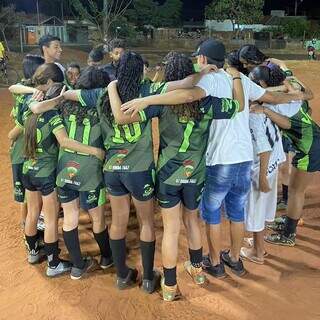 Time feminino tem 20 meninas em campo (Foto: Arquivo Pessoal)