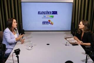 Prefeita Adriane Lopes, candidata a reeleição, durante entrevista ao Campo Grande News (Foto: Osmar Daniel)