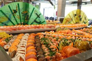 Sushis deliciosos estão à vontade no buffet e inclusos no rodízio. (Foto: Henrique Kawaminami)