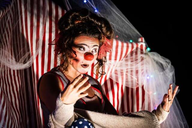 Com atmosfera circense, hoje tem “Circo de los Pies” no Teatro Prosa