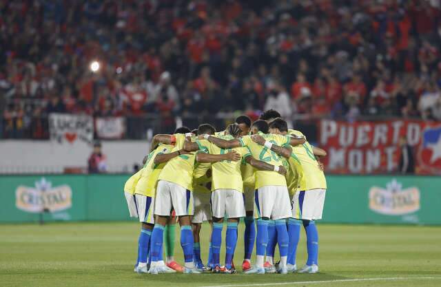 Brasil vira sobre o Chile e sobe na tabela das Eliminat&oacute;rias da Copa