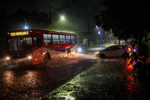 Nas &uacute;ltimas horas, chuva j&aacute; supera acumulado de todo o m&ecirc;s de setembro 