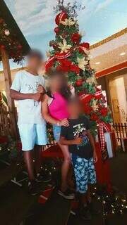 Adolescente que foi assassinado (branco) durante comemoração de Natal com a família (Foto/Arquivo pessoal)