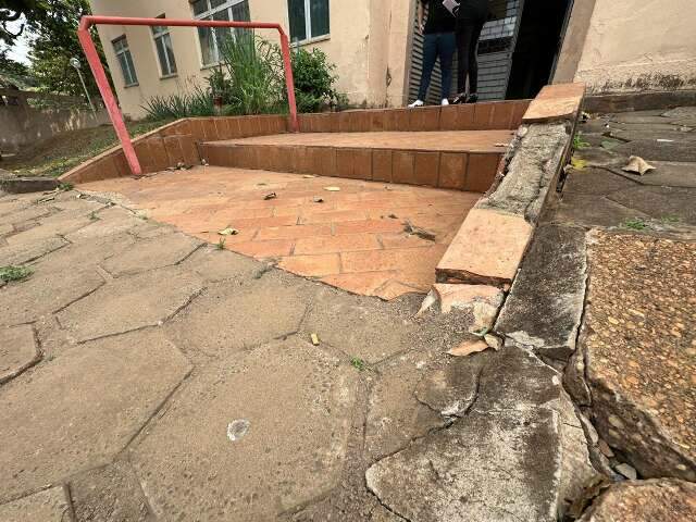 S&iacute;ndica diz que condom&iacute;nio denunciado recebe acessibilidade onde &eacute; solicitado 