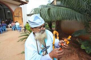 Com f&eacute; e gratid&atilde;o, fi&eacute;is lotam missa tradicional dedicada &agrave; padroeira