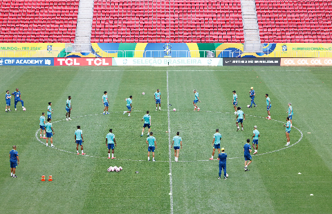 Com mudanças, Dorival anuncia escalação da Seleção para enfrentar o Peru