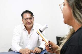 &#34;O médico exerce uma função que vai muito além de diagnosticar e tratar doenças&#34;, diz Dr. Celso Tabosa. (Foto: Henrique Kawaminami)