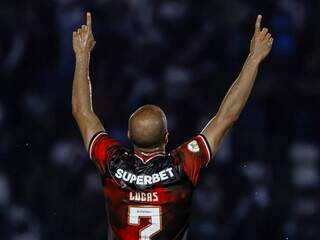 O camisa 7, Lucas Moura, comemora gol da vitória. (Foto: Rubens Chiri/São Paulo)