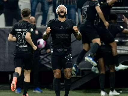 Corinthians aplica goleada sobre Athletico-PR e deixa o Z4 do Brasileir&atilde;o