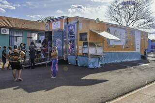 Carreta ficará estacionada em frente à Escola Elaine de Sá, na Rua Jatobá, no bairro Novo Oeste.