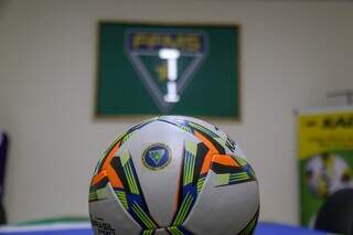 Sala de reuniões da Federação de Futebol de Mato Grosso do Sul (Foto: Enryck Sena)