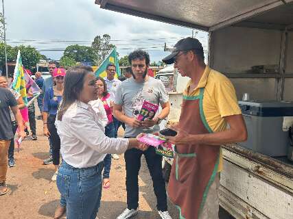 Adriane recebe pedido de empresário e promete revitalizar centro comercial