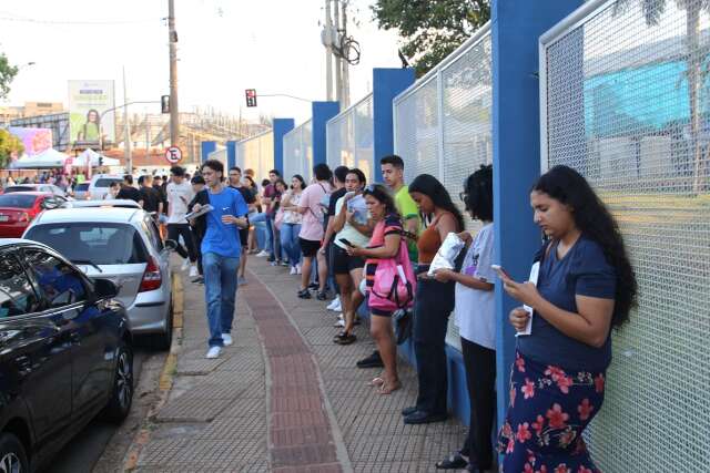 Universidade promove &quot;giro de profiss&otilde;es&quot; e &quot;aul&atilde;o&quot; para Enem na Capital