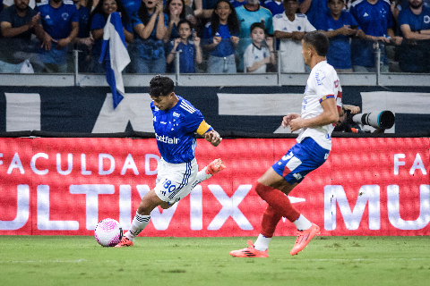 Cruzeiro sai na frente, mas empata com Bahia após ter gol anulado