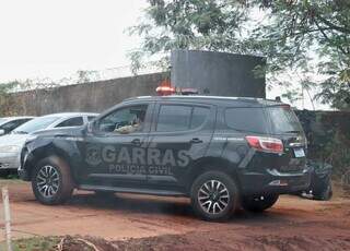 Movimentação de policiais durante a operação nesta manhã (Foto: Osmar Veiga)