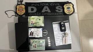 Documentos e material apreendido com presos durante a ação (Foto: Divulgação | PCMS)