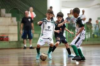 Jogo da Copa Pelezinho na manhã deste sábado, em Campo Grande. (Foto: Divulgação)