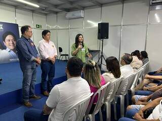 Rose Modesto durante reunião no comitê com representantes de ONGs. (Foto: Fernanda Palheta)