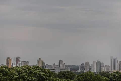 Previsão tem máxima de até 32ºC e rajadas de vento acima de 50 km/h