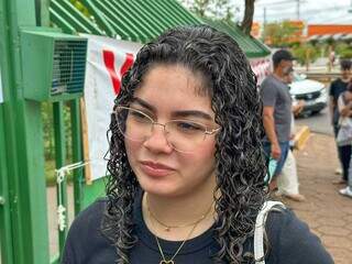 Estudante Adrieli Cabral, de 19 anos. (Foto: Marcos Maluf)