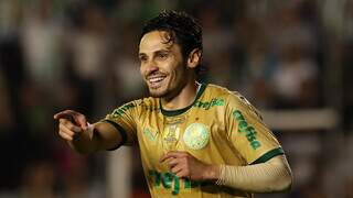 O meio-campista do Alviverde, Raphael Veiga, comemora gol no gramado do Alfredo Jaconi. (Foto: Cesar Greco/Palmeiras)