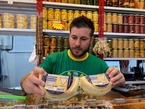 Com estiagem prolongada, preço do queijo sobe e nem &#34;promoções&#34; atraem clientes 