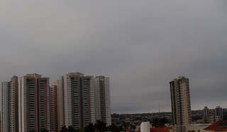 Céu nublado visto do Vivendas do Bosque, em Campo Grande (Foto: Direto das Ruas)