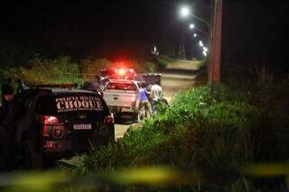 Choque e Hilux recuperada na noite de ontem. (Foto: Enryck Sena) 