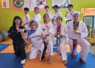 Alunos e professores da Academia Soninha de Taekwondo (Foto: Gabriel de Matos)