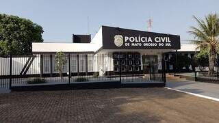 Fachada da delegacia da Polícia Civil de Coxim (Foto: Divulgação)