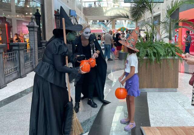 Hoje tem Halloween no Bosque com diversão para toda a família