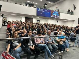 Votação contou com grande participação de papiloscopistas no Plenário Júlio Maia, no prédio da Alems, em Campo Grande (Foto: Fernanda Palheta)