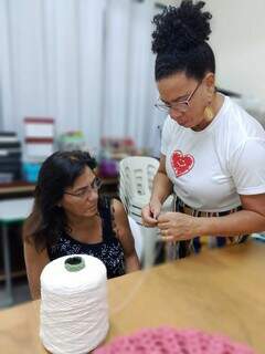 Uma das atividades desenvolvidas é a de artesanato. (Foto: Divulgação)