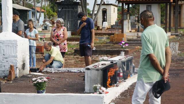 Prefeitura divulga programa&ccedil;&atilde;o de Finados nos cemit&eacute;rios