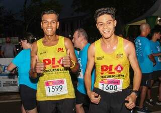 Final da Corrida dos Poderes &eacute; marcada por vit&oacute;ria de amigos nos 10 km