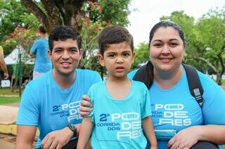 Ana Claudia, o marido Plinner Pergo e o filho Hugo (Foto: Juliano Almeida)