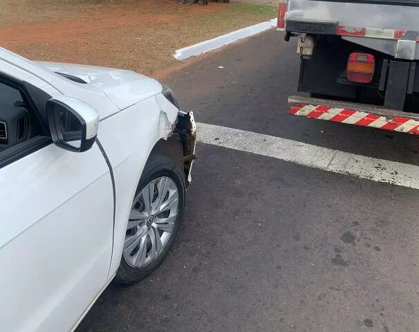 Dupla armada pede corrida e leva carro de motorista de aplicativo 