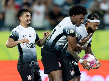 Corinthians volta a vencer e deixa a zona de rebaixamento do Brasileirão