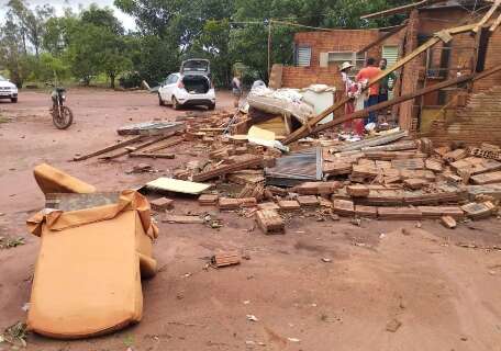 Temporal deixa desabrigados em assentamentos de Bataguassu e em Santa Rita