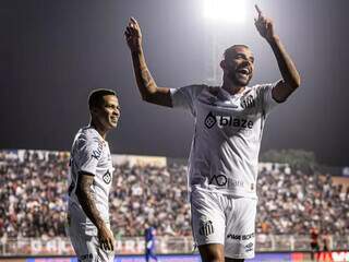 Serginho e Guilherme comemoram gols pela segunda divisão do Brasileirão. (Foto: Raul Barreta/Santos)